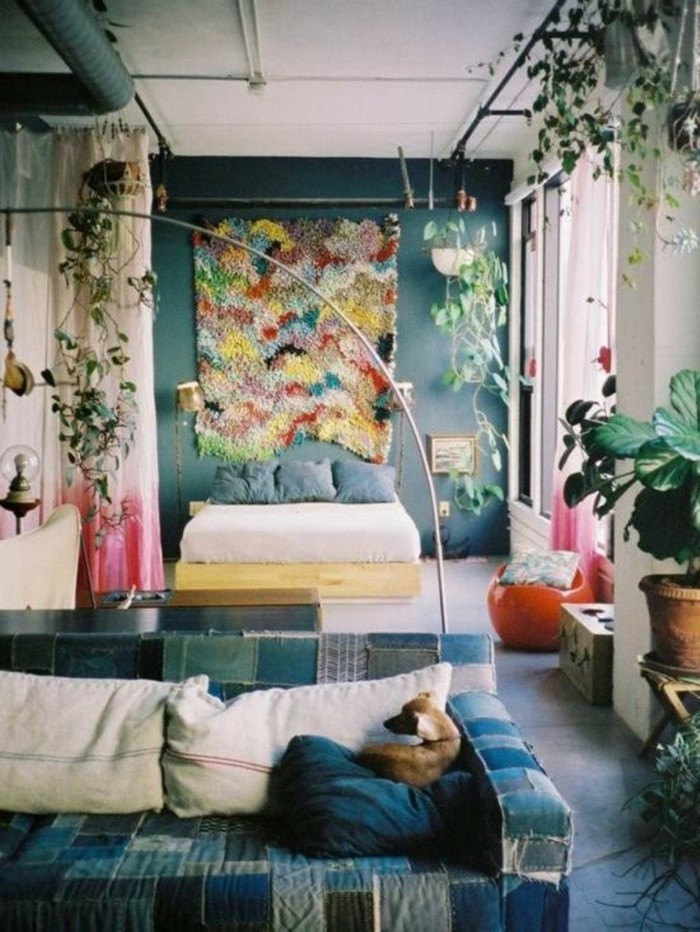 卧室装修想法彩色墙装饰植物