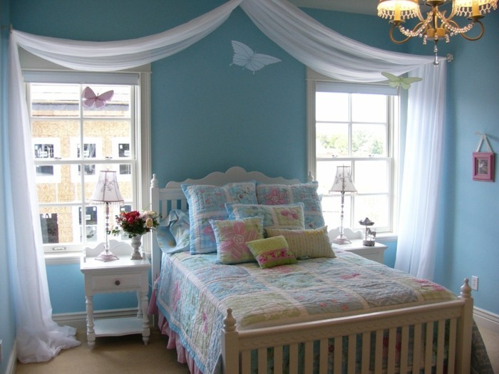 卧室的装饰理念淡蓝色的墙壁女孩房间形状的蝴蝶