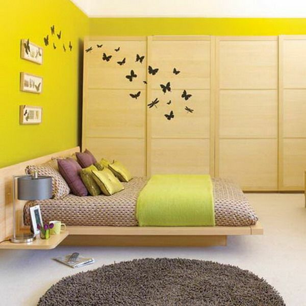 diseño de pared del dormitorio mariposas amarillas