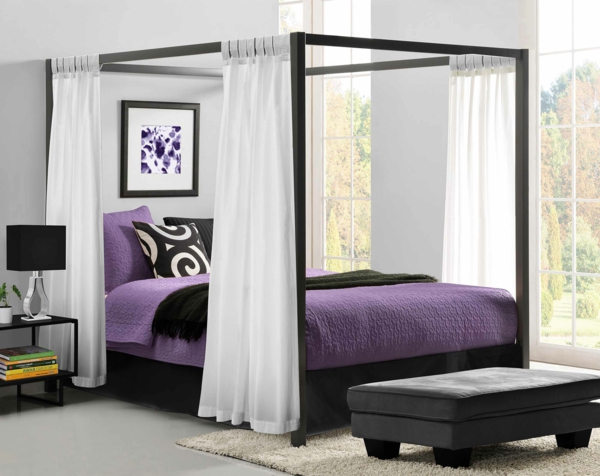 soveværelse design baldakin lilla sengetøj