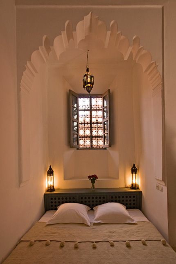 спалня ориенталски марокански легло фенери