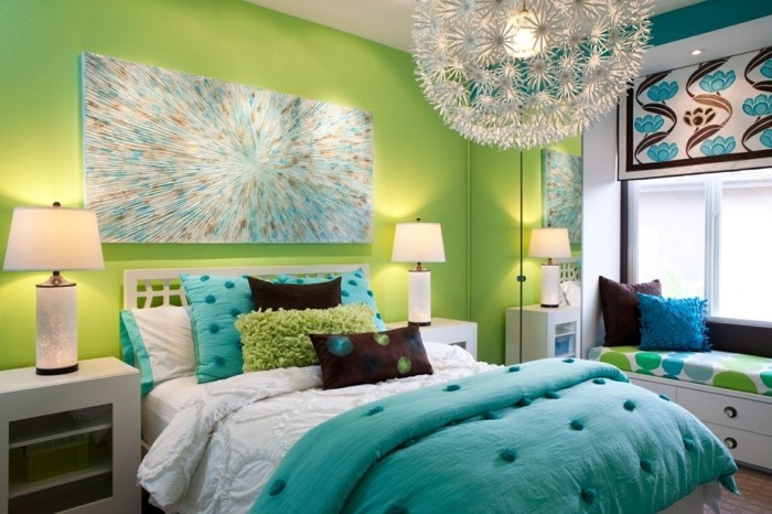 miegamasis įrengtas žaliame atspalvyje