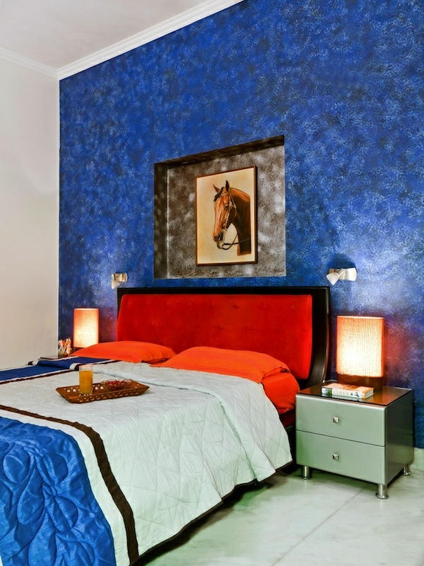 ložnice barvy modré stěny design
