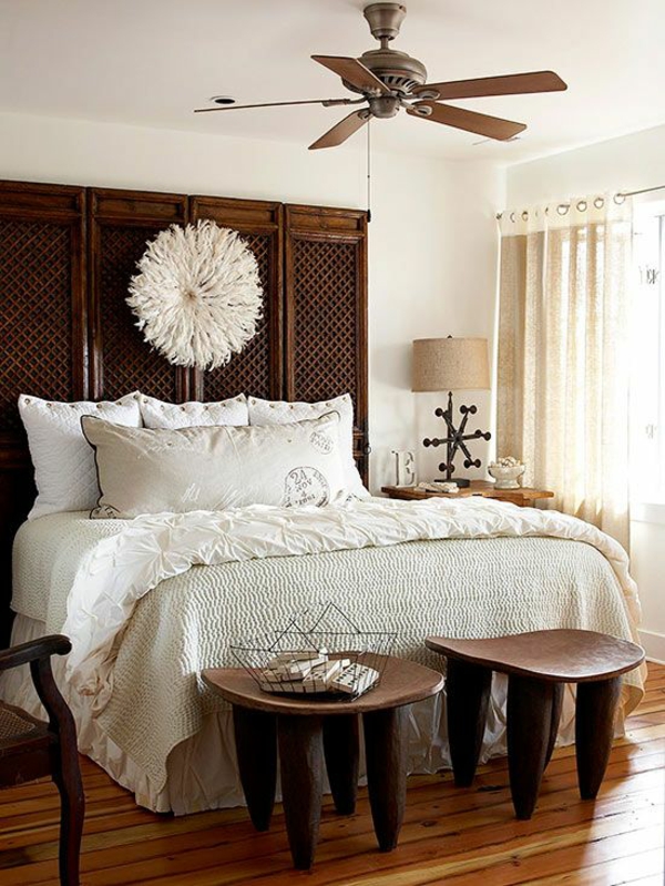 ložnice barvy hnědé postele čalounění židle