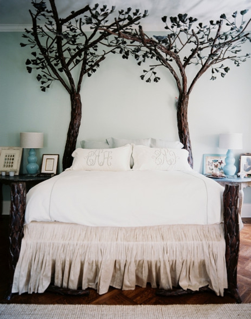 soveværelse med deco træer