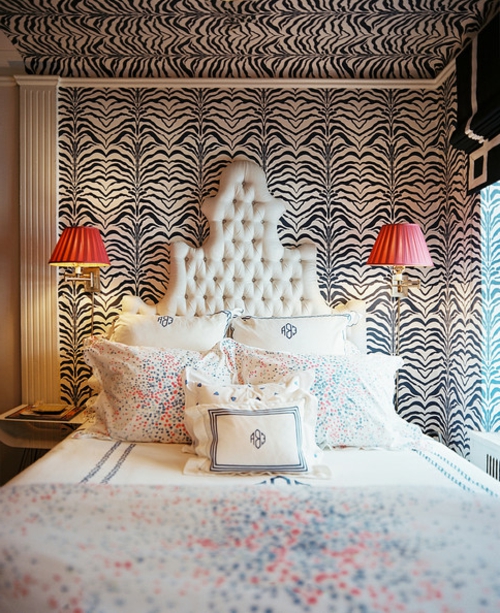 soveværelse ramme væg og loft med zebra mønster