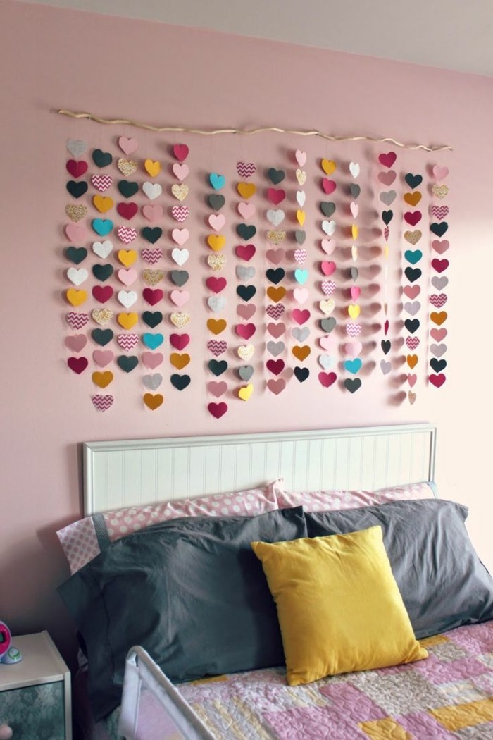 υπνοδωμάτιο ιδέες διακόσμηση τοίχο κορίτσι δωμάτιο καρδιές deco γιρλάντα