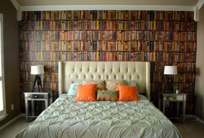 bibliothèque papier peint chambre à coucher orange coussin