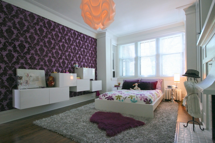 slaapkamer behang paars elegant gekleurd beddengoed bin ideeën