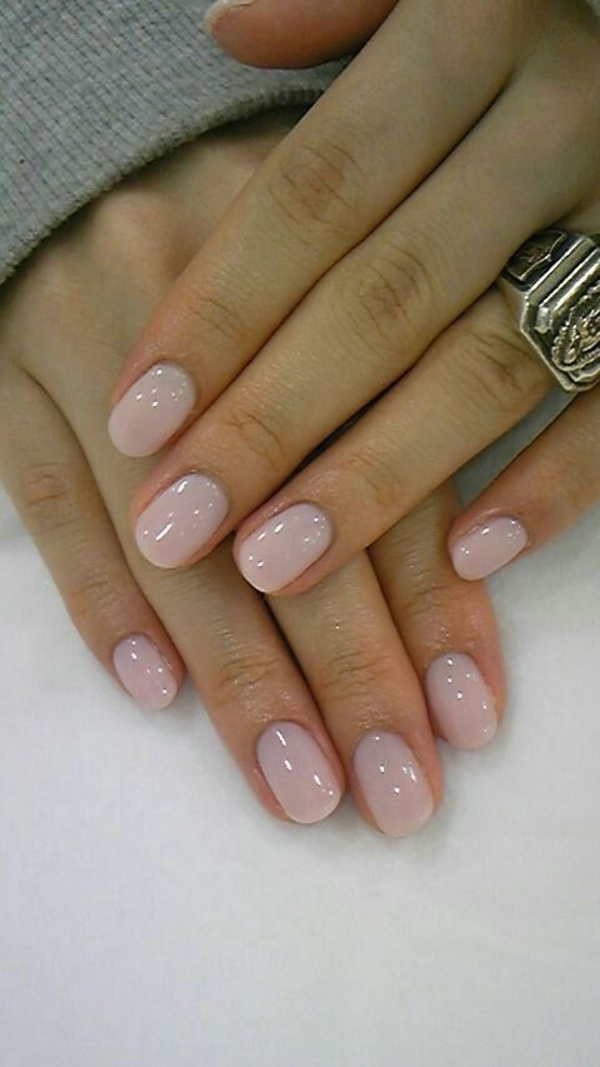 eenvoudige nagels vingernagels foto's glimmend roze