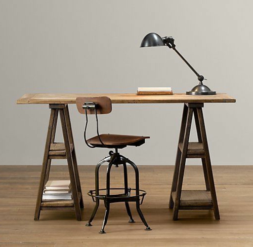 bureau de lampe de table peu coûteux en bois coloré lui-même