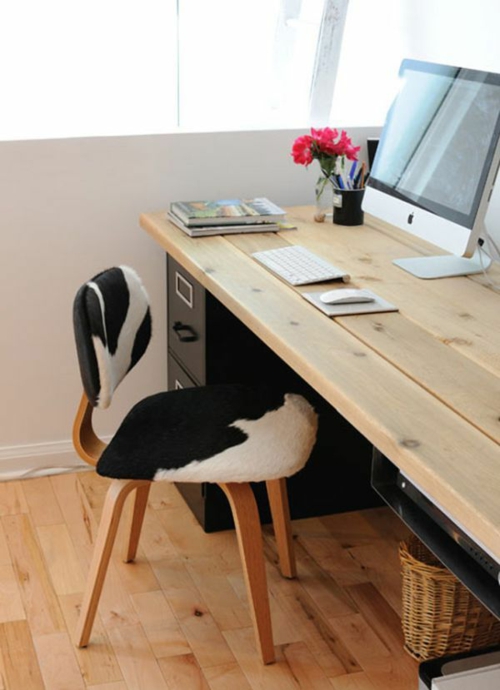 办公桌建立自己DIY办公室的想法木板明亮的天然木材