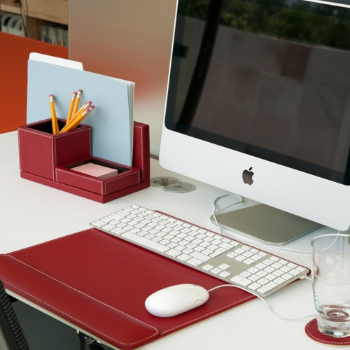 桌子建立自己的办公室优雅的皮革苹果