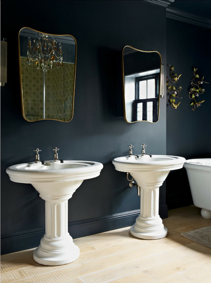 μαύρο τοίχο βαφής μπάνιο ελαφρύ δάπεδο καθρέφτη τοίχο