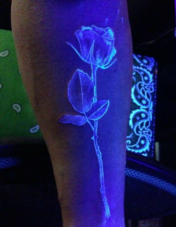 紫外线纹身玫瑰很酷