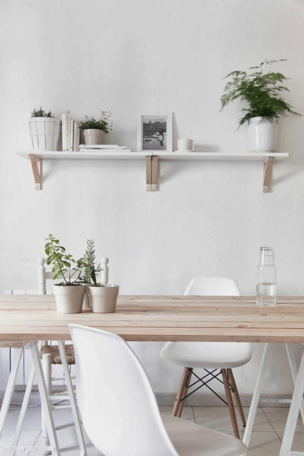 Skandinavisk design spisebord med stole