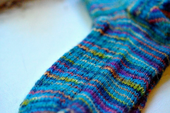 pata pletené barevné ponožky pletací vzor yogasocken gradient