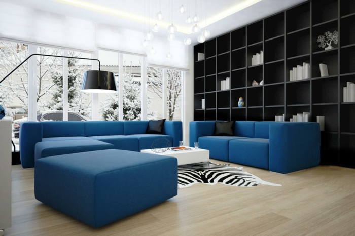 sofa modrý zebra koberec police nástěnný koš obývací pokoj lehčí podlaha