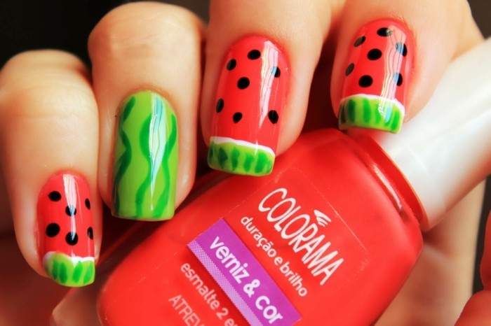 combiner clous d'été conception d'ongles avec pastèque rouge et vert