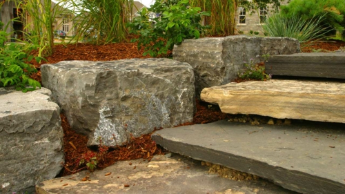 stenen platen in de tuin stevige trap