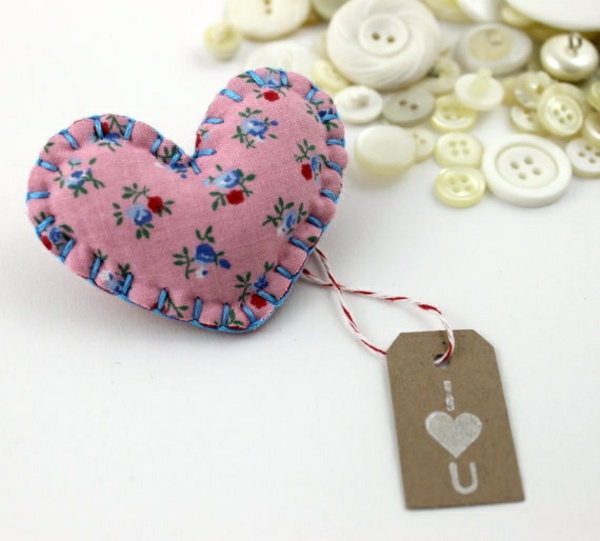 fabric hearts sewn craft ideas flower patterns hand sewing