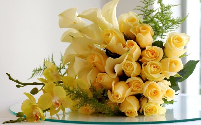μπουκέτο με κίτρινα τριαντάφυλλα