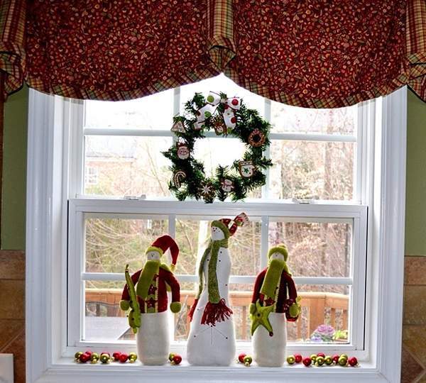 Firtre grener vindu dekorasjon i advent