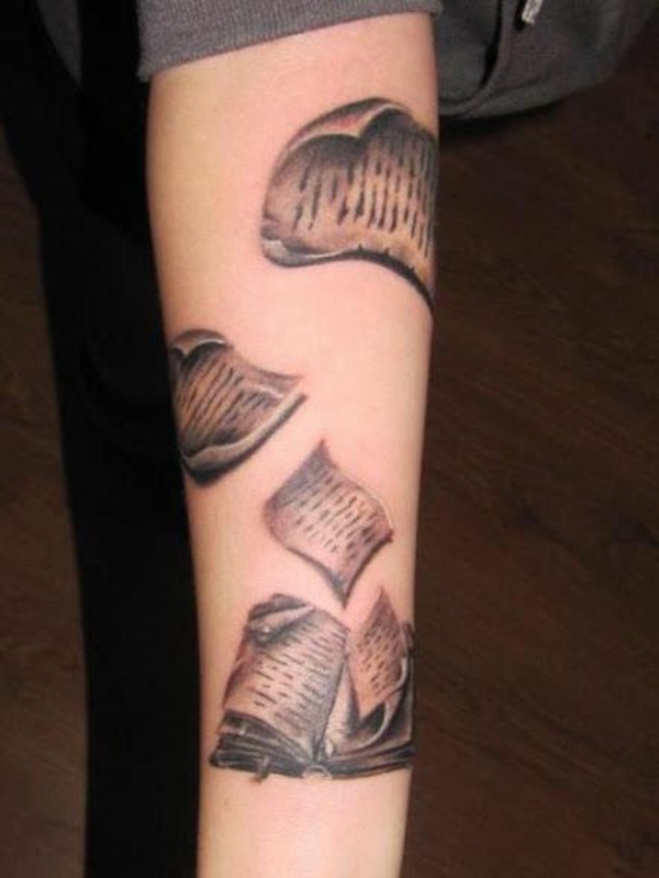 idées de tatouage livre pages avant bras avant-bras
