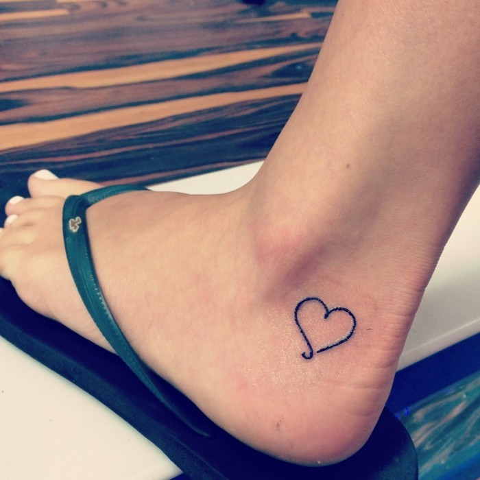 τατουάζ αστράγαλο καρδιά για τις γυναίκες