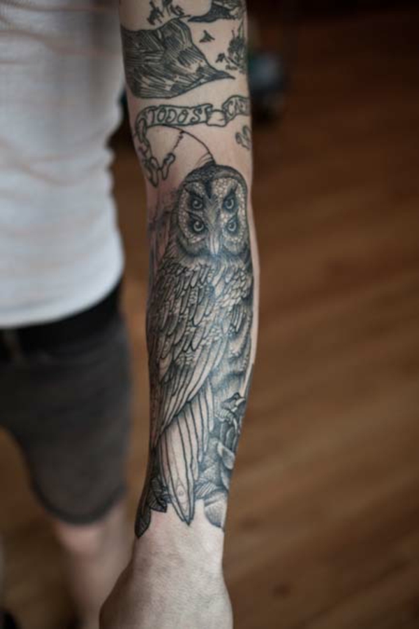 overarm tatovering motiv ugle fugl