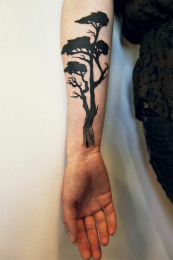 Tatuaje de antebrazo de tatuajes árbol