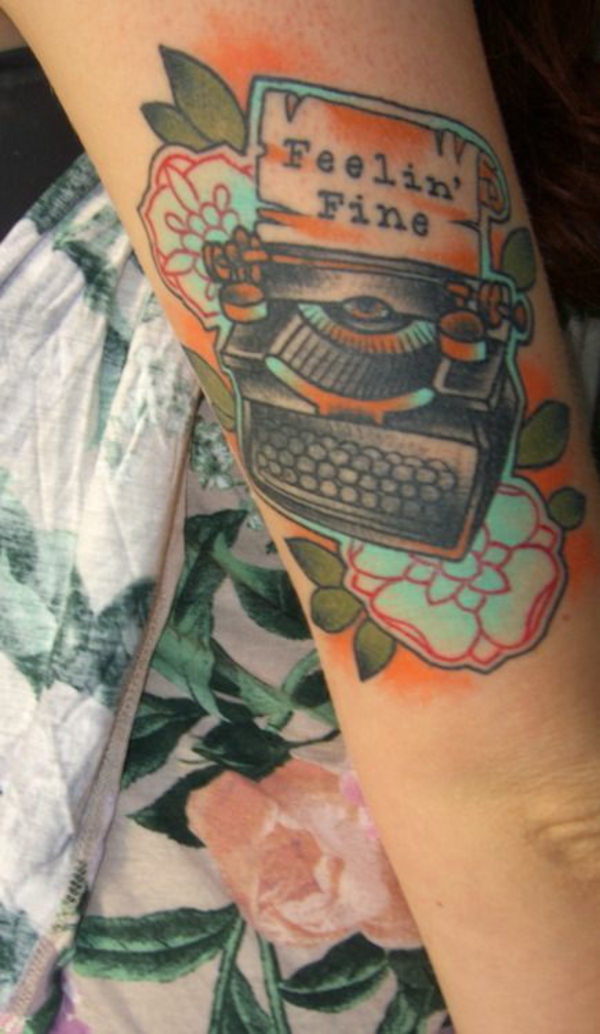 Tetovací předloktí motivový psací stroj