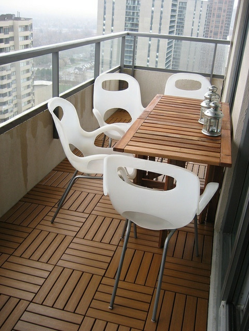 terras houten tegels leggen balkon vloeren