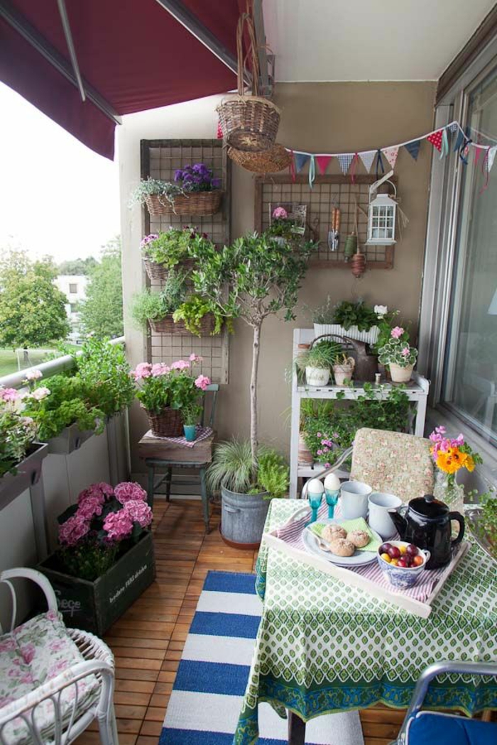 patio istutus kalusteet ja ruukkukasvi vihreä puutarha design