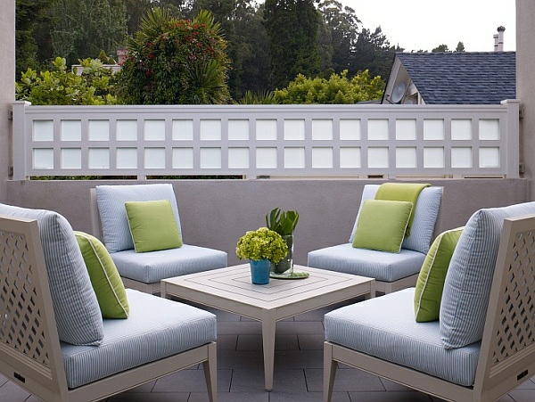 terrasse design exemples table basse fauteuil meubles de patio idées