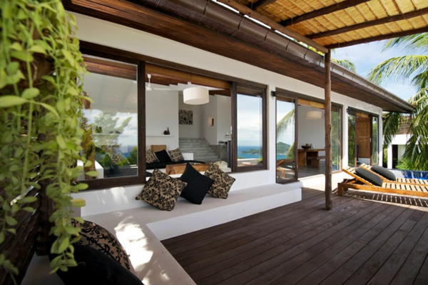 terasa příklady designu posezení sedák polštář solárium kabina dřevěná podlaha