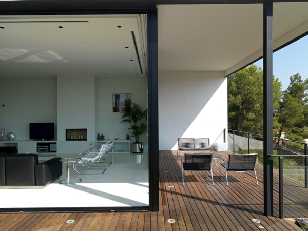 terasové příklady designu skleněných posuvných dveří