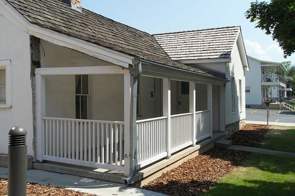 terrasse conception images véranda construire porche maison américaine en bois avec toit pentu