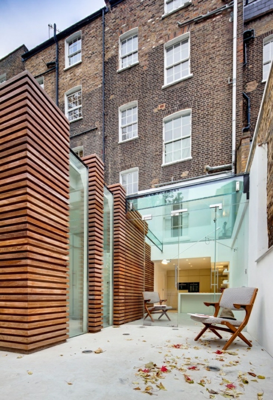 terrasse design idées modernes bois plancher de béton murs de verre