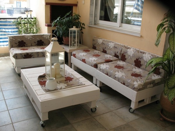 bygg terrassemøbler selv palettensofa frakke kaffebord hvid