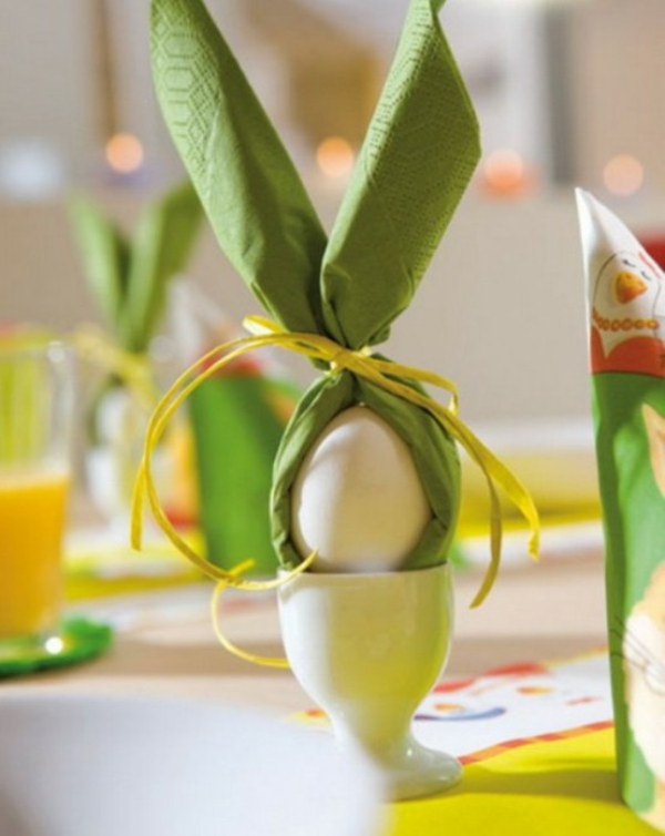 decoración de la mesa de los huevos de Pascua de la idea verde de la servilleta