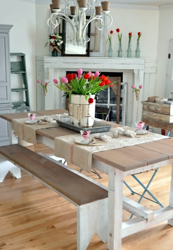 stalo dekoravimo stalo apdailos idėjos su tulpėmis pietų stalas su kėdėmis