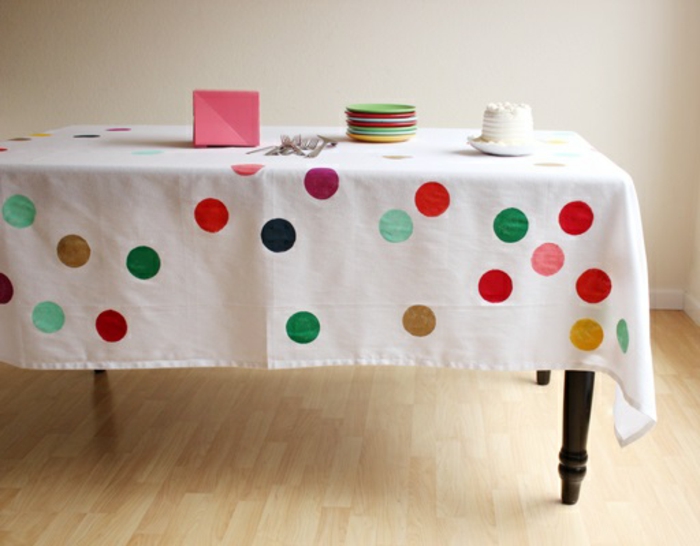 tafelkleed naaien bijpassende stoffen diy projecten kleurrijke stippen patroon