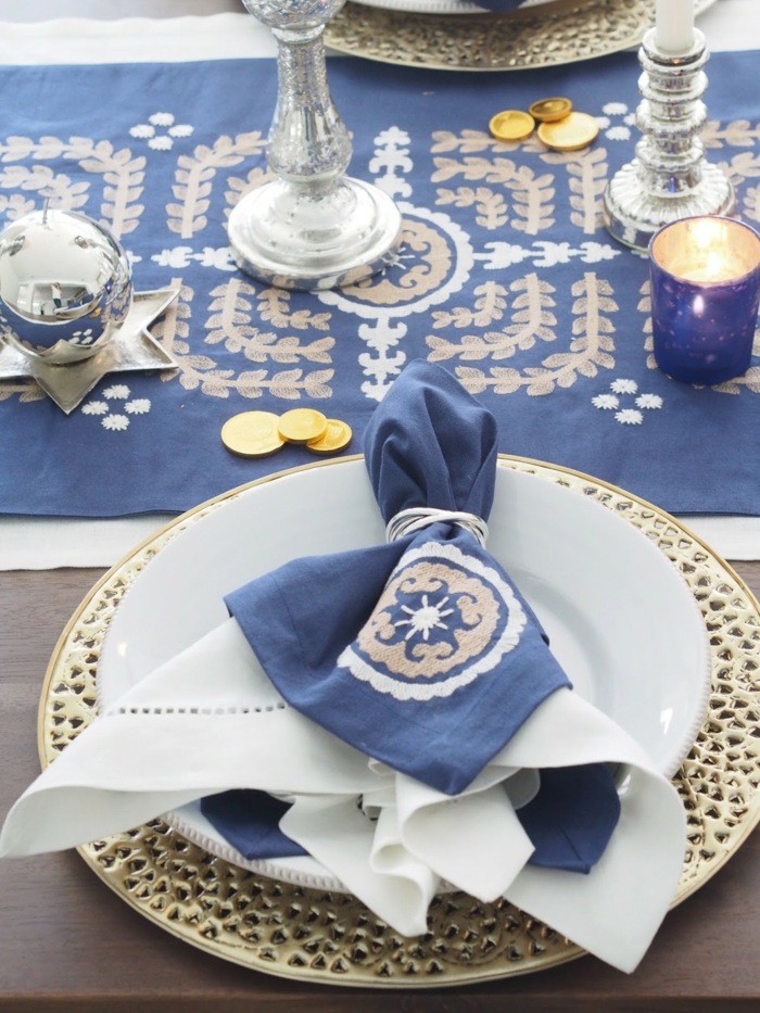 bord dekoration blå blå servietter blå bord runner