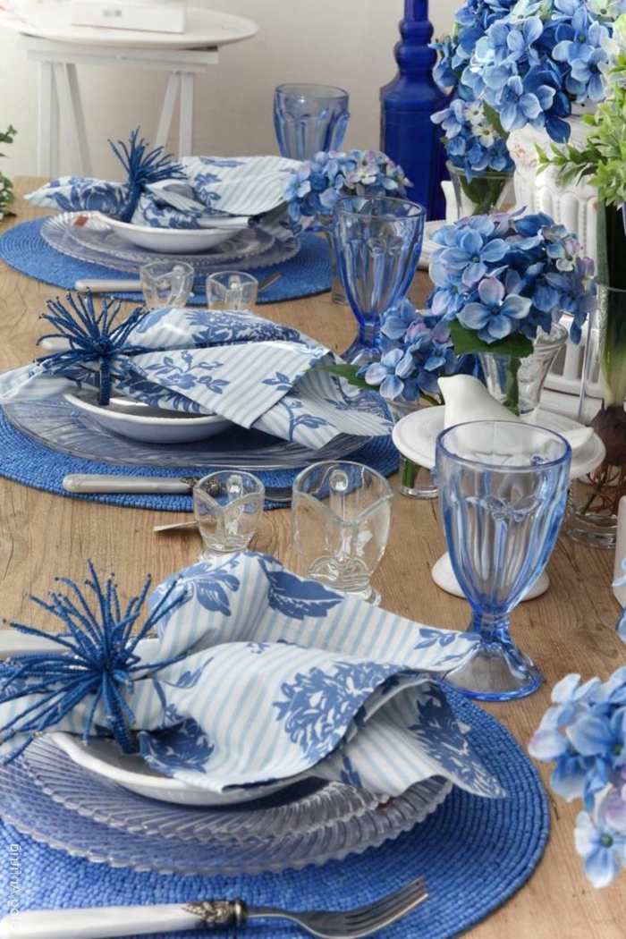 taulukko koristelu sininen pöytä koristelu ideoita