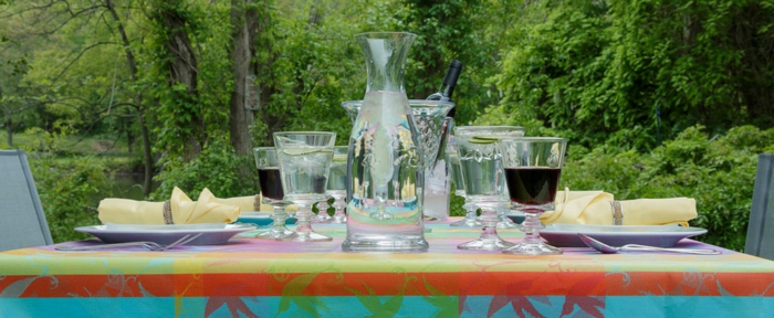 桌装饰花园派对想法彩色桌布花园的想法