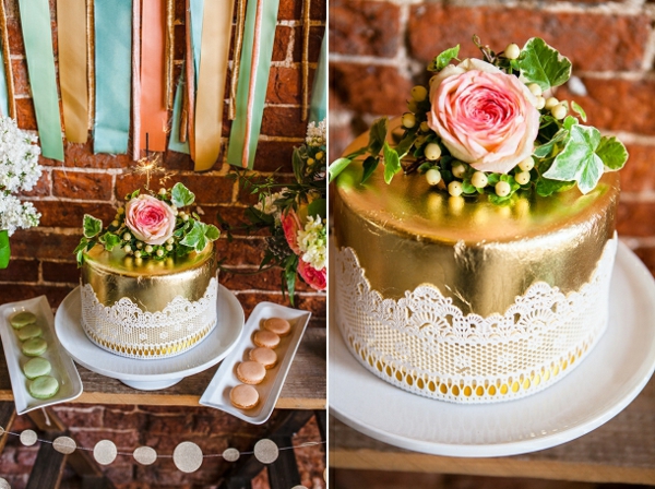 idées de décoration de table style rustique dessert buffet tarte or macarons de dentelle