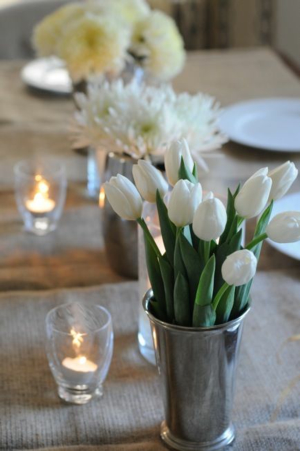 borddekorasjon selv gjør borddekorasjonsideer med tulipaner