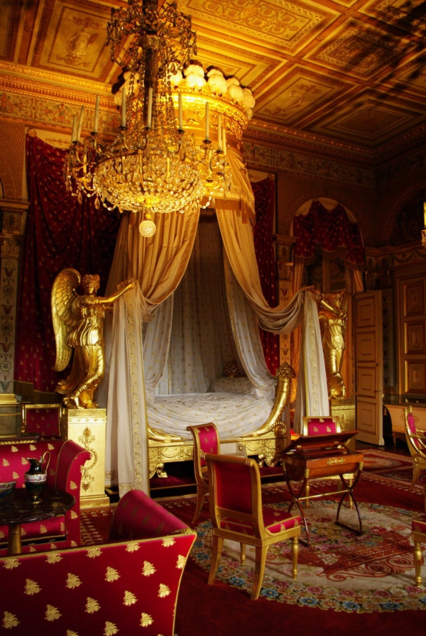 puikus dekoras baroko miegamajam