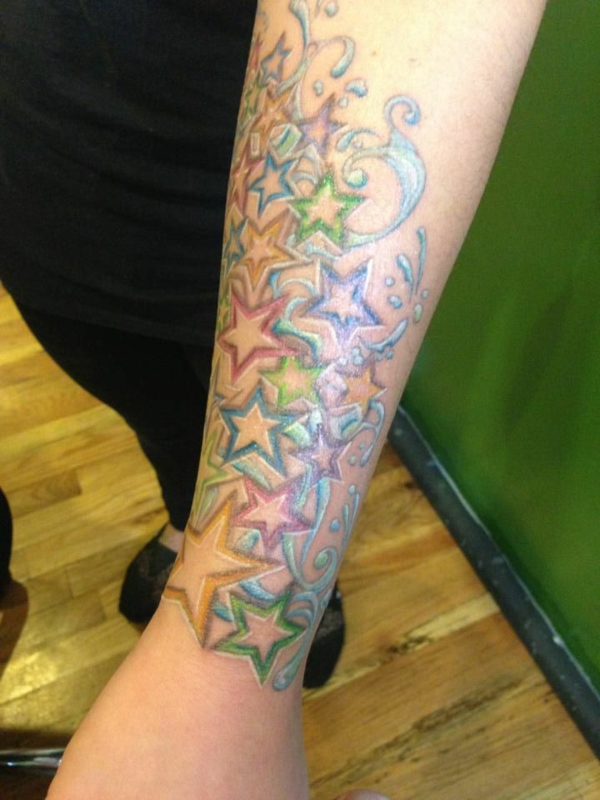 skvělé nápady předloktí tetování barevné hvězdy